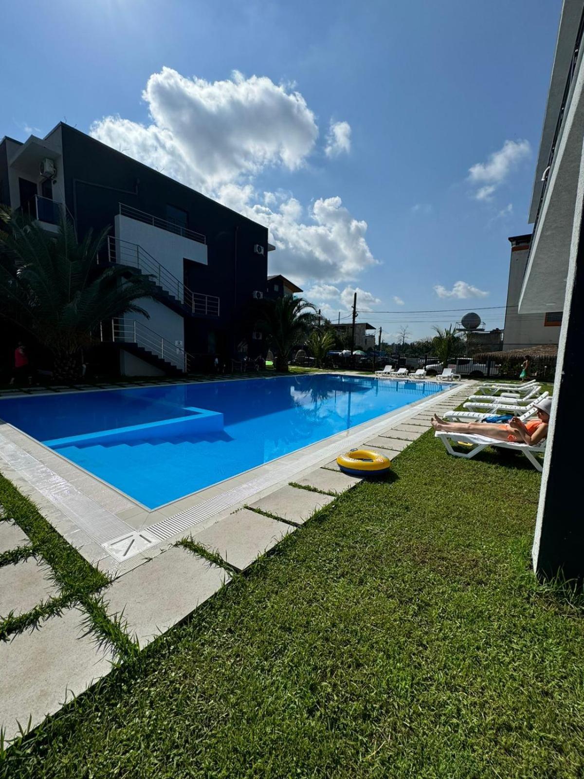 Aparthotel Alfa 乌雷基 外观 照片
